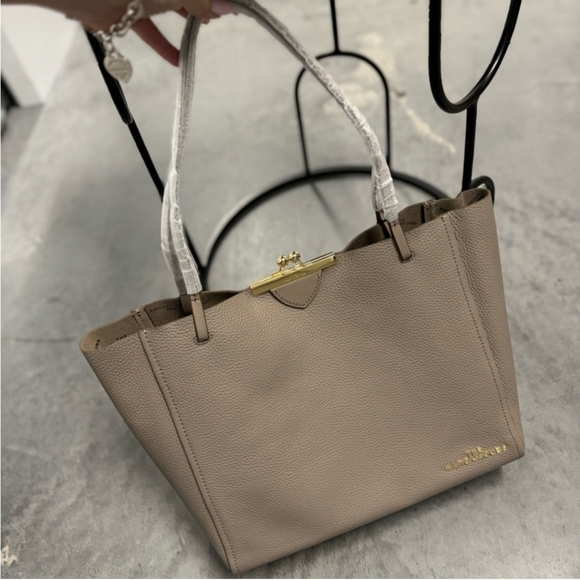 Marc Jacobs Handbags - NWT Marc Jacob's Tote Bag in cement